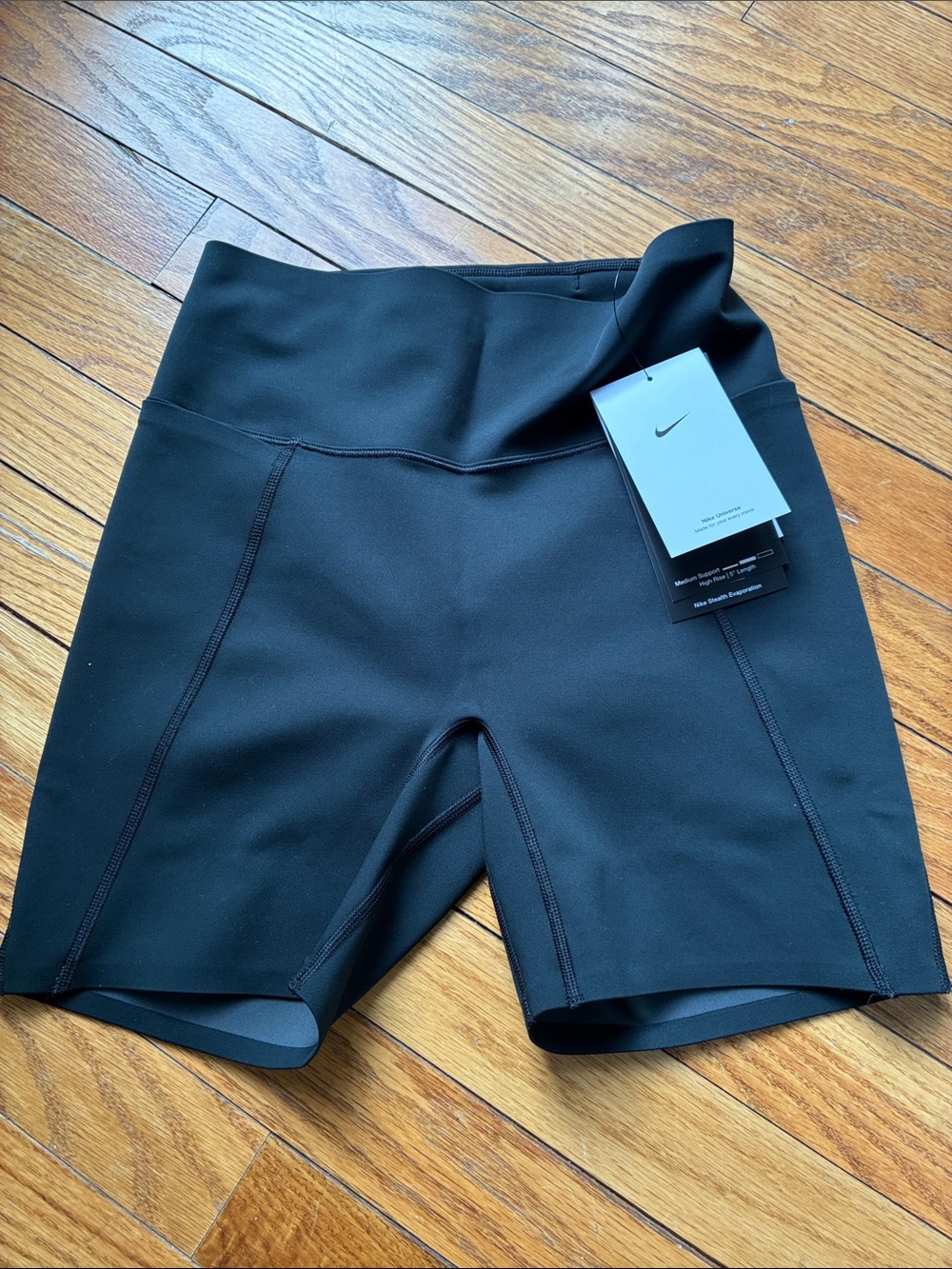 Nike Universa Black High-Waist Bike Shorts NWT